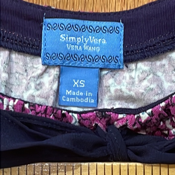SimplyVera Vera Wang Intimates Extra Small Sleep Lounge Top only NWT Purple - Picture 4 of 12